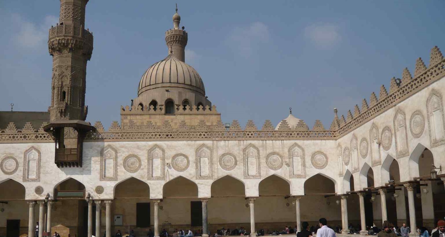 Le tombeau et la mosquée de l'imam Hussein au Caire en Égypte
